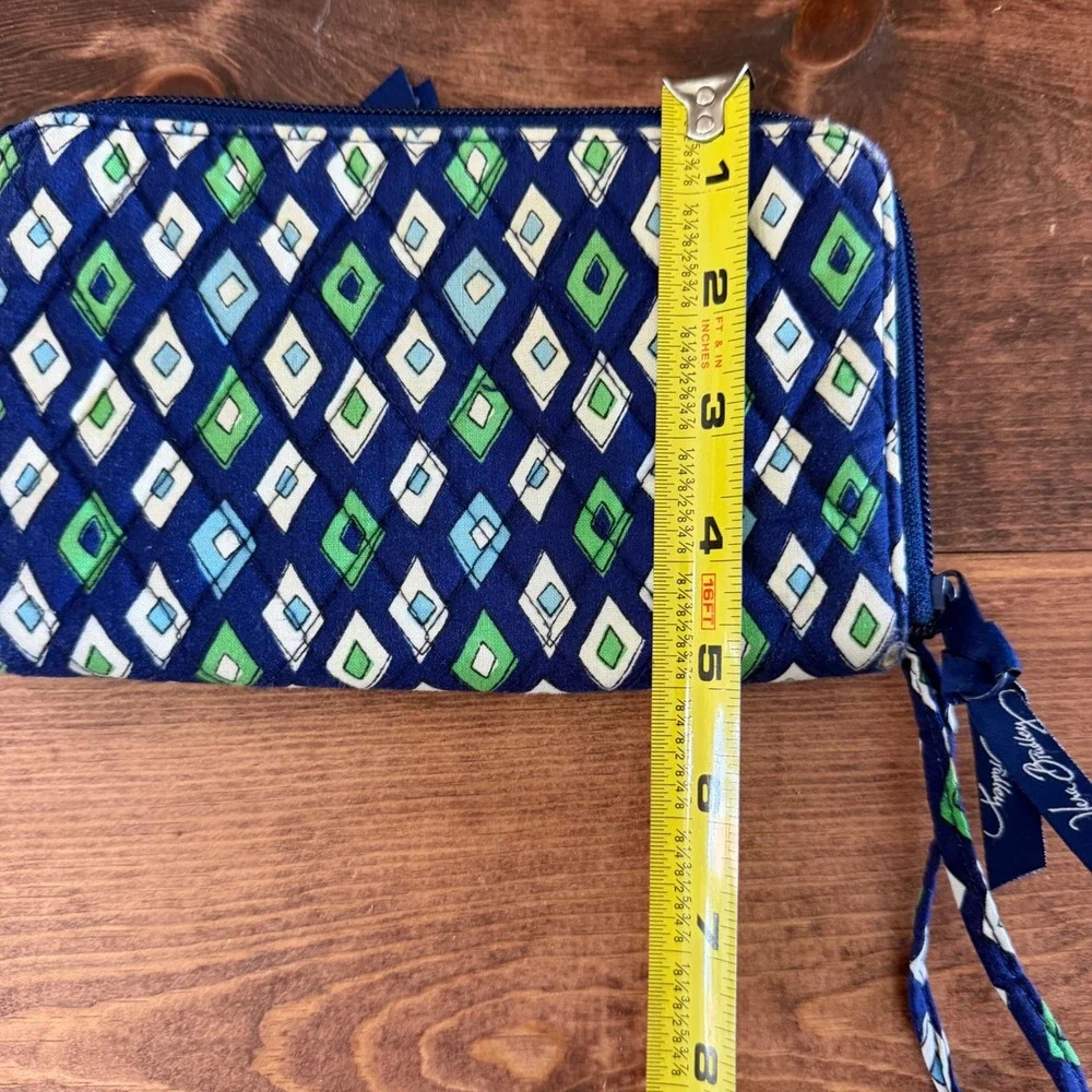 Vera Bradley Lilli Bell Quilted Zip Around Wristlet Wallet Blue Green Diamond